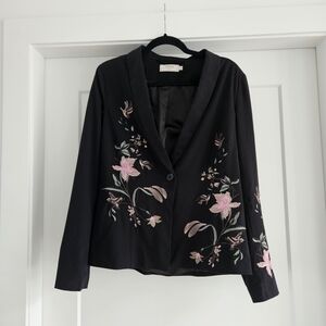 Elegant Black Floral Embroidered Blazer